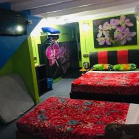 Oyo 90760 Lily Haven Hotel Tanah Rata Buitenkant foto