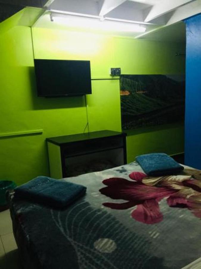 Oyo 90760 Lily Haven Hotel Tanah Rata Buitenkant foto