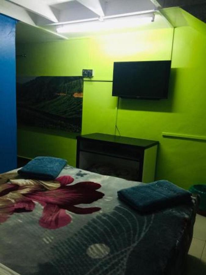 Oyo 90760 Lily Haven Hotel Tanah Rata Buitenkant foto